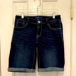 Apt 9 Dark Blue Denim Shorts - new without tags